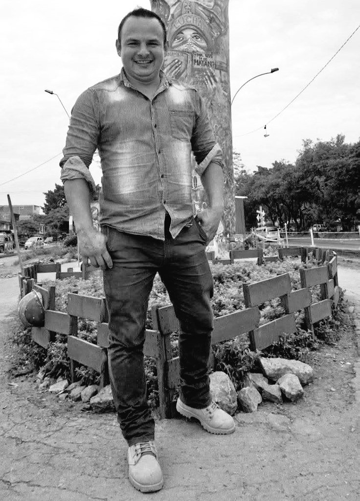 aida_quilcue's tweet photo. Rechazamos el asesinato de José Erlery Velasco, comprometido líder social, político y campesino de Balboa (Cauca) y miembro del @PactoCol.  
Expresamos nuestra solidaridad a su familia, amigos y comunidad.  
#SOSCauca https://t.co/ZAADEs3IN3
