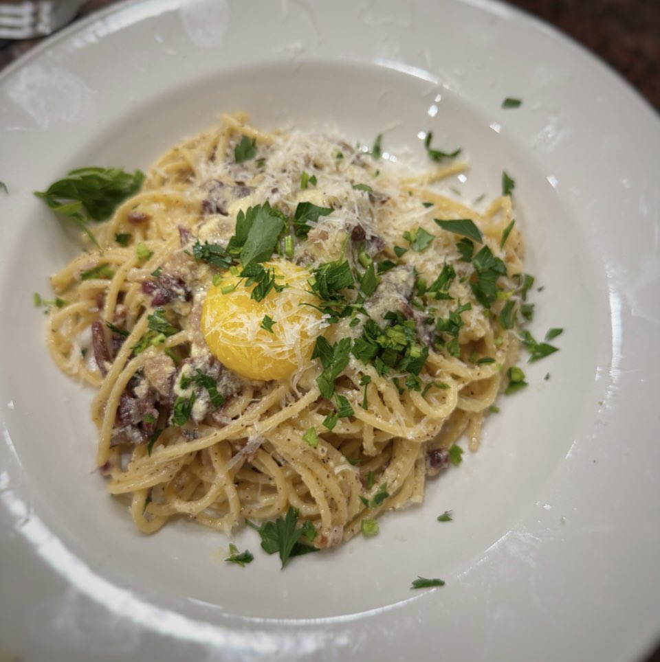 HRVSTChefsMkt's tweet image. 🥓✨ Rethink bacon. Our Uncured Lamb Bacon is made from 100% grass-fed &amp;amp; finished American lamb belly—smoked, rubbed with brown sugar &amp;amp; coffee, and bursting with flavor.
 
#LambBacon #ChefsMarket #HRVST #FromFarmToTable #SustainableFarming #AmericanLamb #ChefsChoice