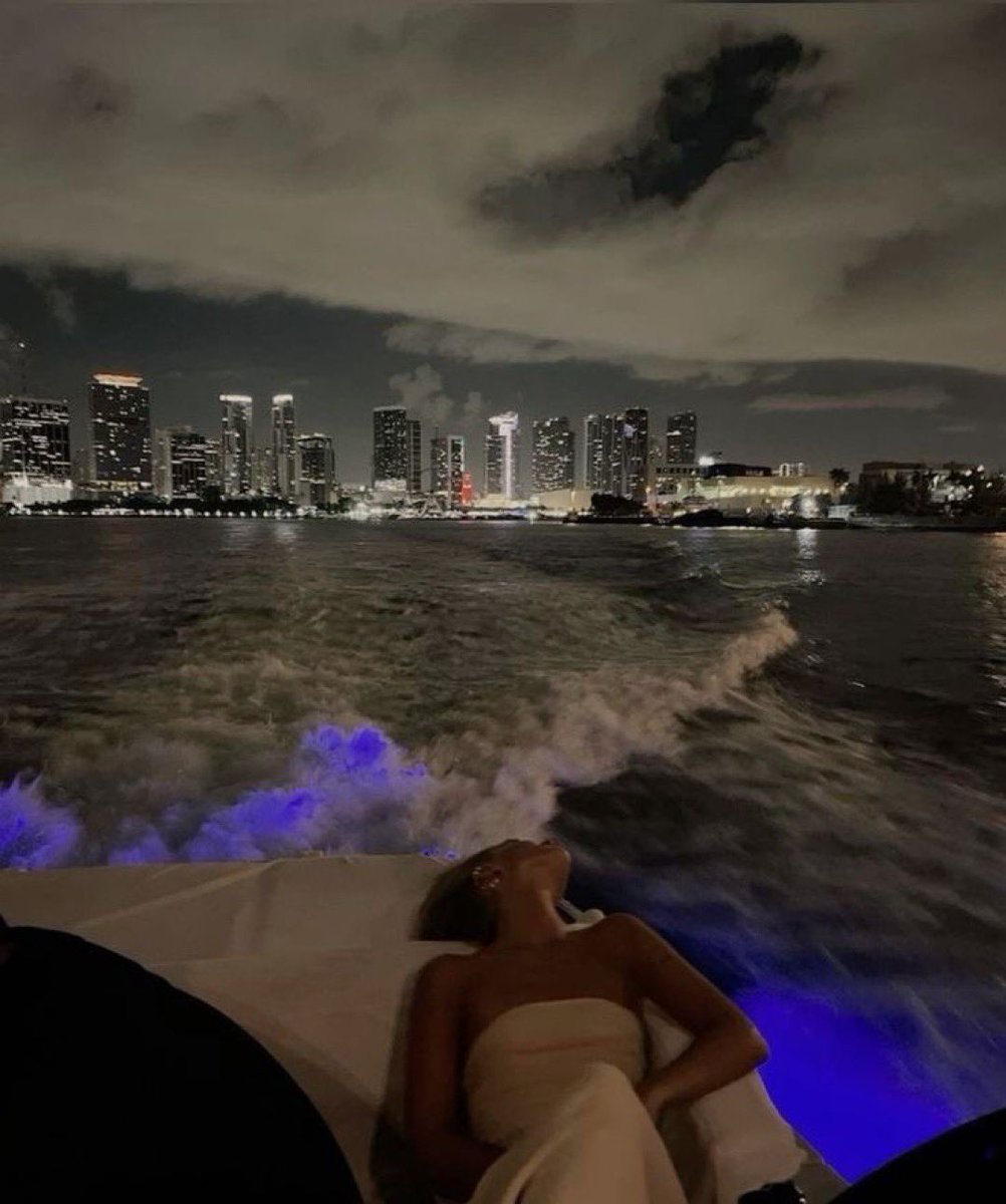 ❀ (@i3moment) on Twitter photo 