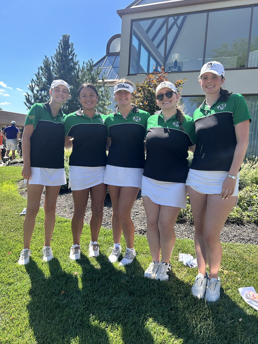 Varsity played at the Blue Streak Invitational at Avon Oaks CC today. Thank you Magnificat for hosting a great tournament!! Shoutout to Lily Zimmerman for having 3 🐥’s &amp; leading our team once again! We play again at Big Met on Thursday. Go bees 💚💛