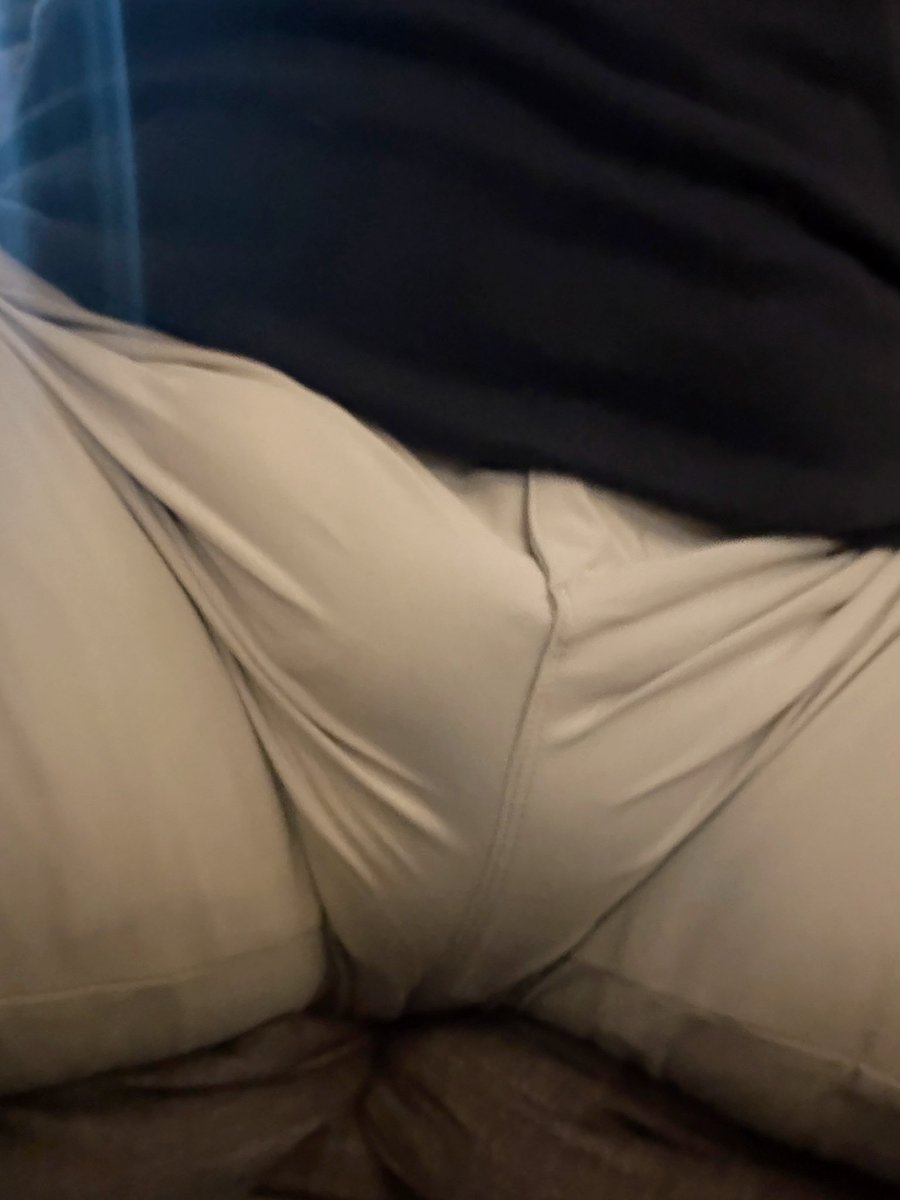 misopito1's tweet photo. #bulge https://t.co/wvPrjqaz6S