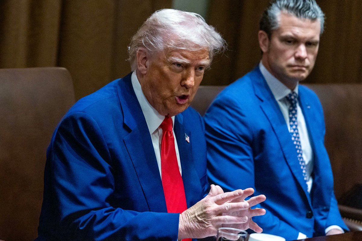 🚨 BREAKING: The Trump administration has deployed THREE US Navy guided missile destroyers and an attack submarine off the coast of Venezuela to combat the cartels, per Reuters

The US military is FINALLY taking threats to OUR homeland seriously.

4,000 sailors and Marines are