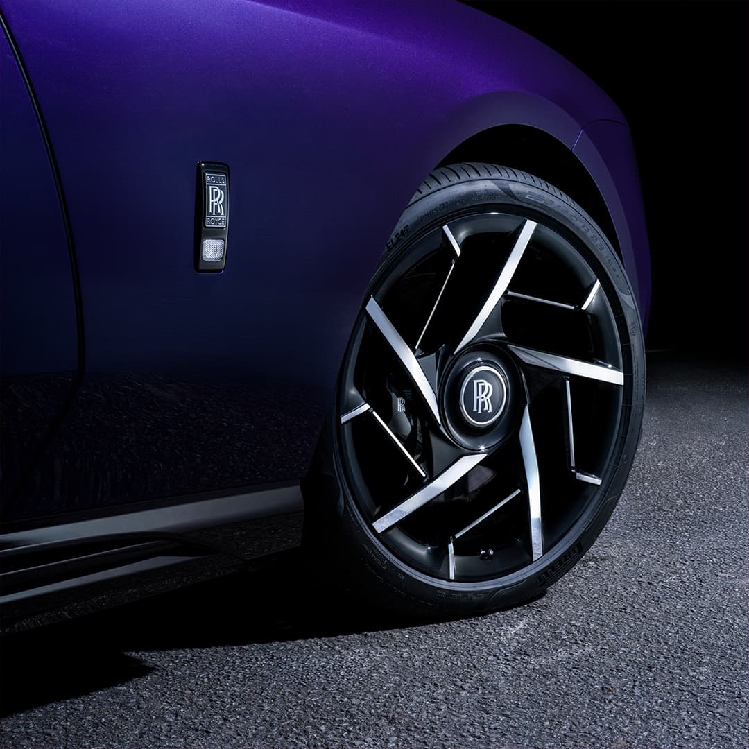 RollsRoyceNW's tweet photo. A formidable force with undeniable gravitas. We invite you to experience the most powerful Rolls-Royce ever – Black Badge Spectre. Harness its unrivalled power and unleash unbound intensity.  

Book your driving experience: https://t.co/fh0rVIo4yU 
#RollsRoyce #BlackBadgeSpectre https://t.co/DA7637UVrF