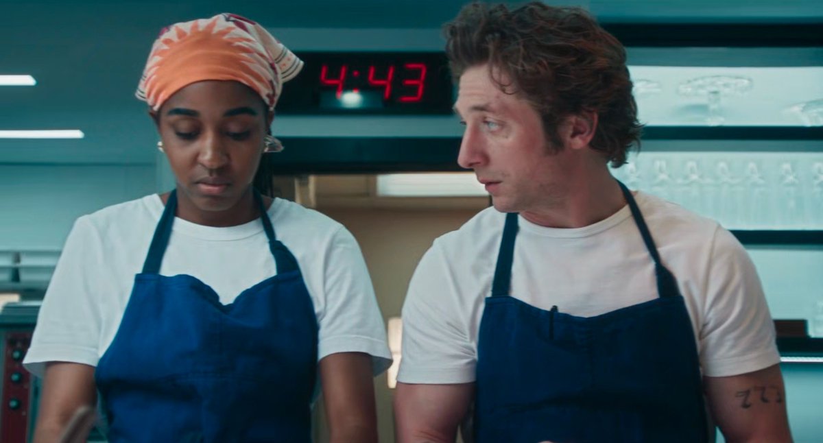 #TheBear 4.09 “Tonnato” mostly backgrounds the season's clocks, while also showing other ways of making time, such as the date scrawled on the bottom of an old family photo.

See next week's roundup [link in bio] for a more detailed rundown of the way this episode marks time!