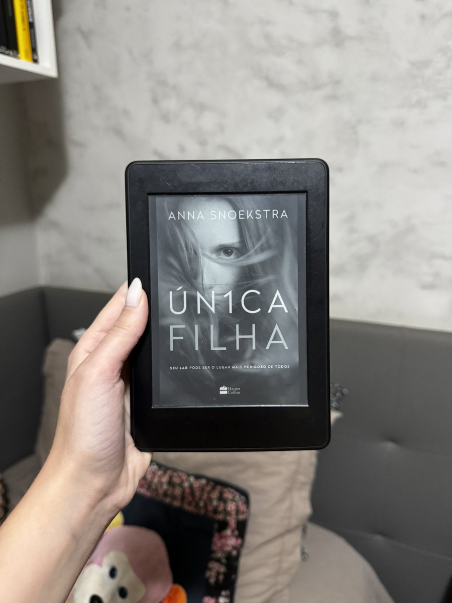 belabragap's tweet photo. Única Filha, de Anna Snoekstra
Nota: 4/5

Muito bom e fluido, mas achei que o final deixou pontas soltas. https://t.co/TrCPq41DYM