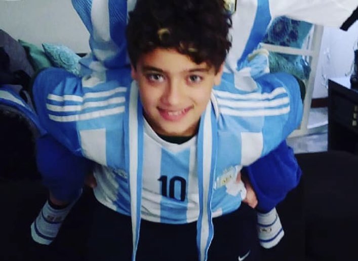vdosluca's tweet photo. A representar la selección Argentina a Malasia perri #LUCAAMALASIA https://t.co/3iUeJpYCPN