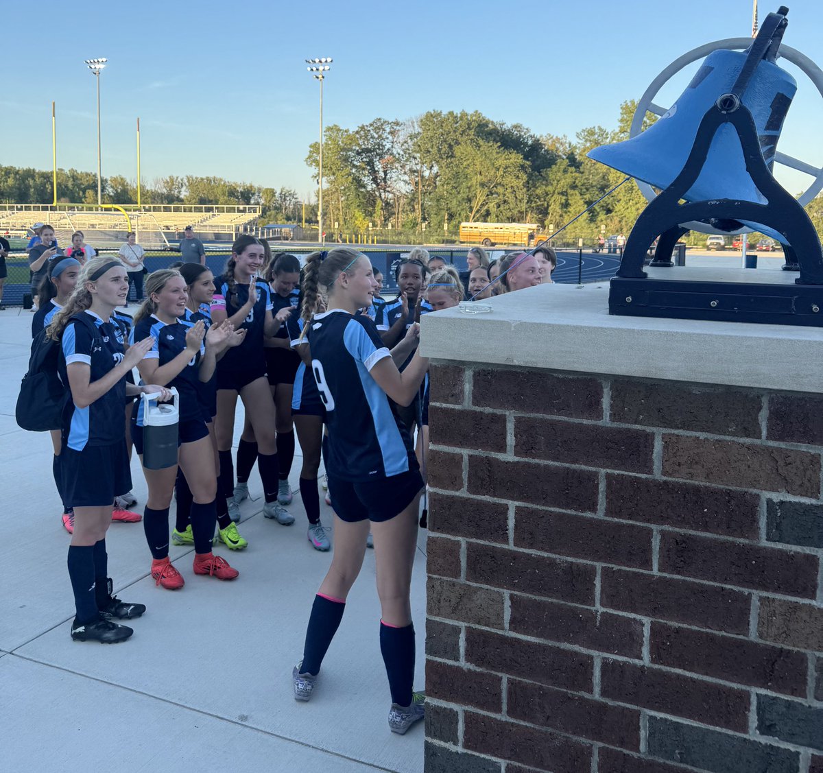 SkyhawksSports1's tweet image. Awesome news! The girls' soccer team scored a fantastic win against Tecumseh, finishing 3-1! They’re now 2-0 for the season. ⚽🎉 @FairbornHS @ADKAlexander @MVLathletics