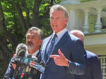 Hunter Eagleman™ (@hunter_eagleman) on Twitter photo I just wanted to remind <a href="/GavinNewsom/">Gavin Newsom</a> and y’all that his national approval rating is sitting at 27% 😂😂😂
I tagged him so he’ll know exactly where he sits with the American people! I just wanted to remind <a href="/GavinNewsom/">Gavin Newsom</a> and y’all that his national approval rating is sitting at 27% 😂😂😂
I tagged him so he’ll know exactly where he sits with the American people!