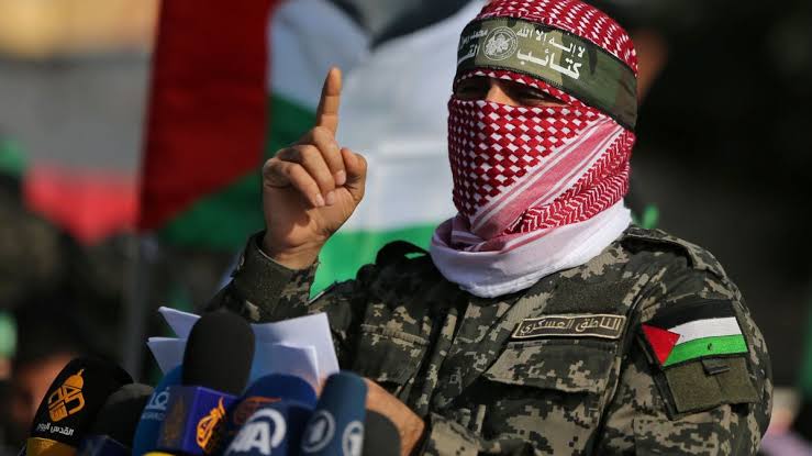 MaxWill83744534's tweet photo. 🚨🇵🇸🇮🇱: Hamas aceita proposta de cessar-fogo com Israel e libertação de reféns, diz fonte egípcia.
Enquanto isso, tanques israelenses avançam sobre subúrbio da Cidade de Gaza. #BREAKING #MiddleEast #Israel #Hamas #ceasefireforgaza #Gaza #GazaIsStarving #Egypte
🗞️ Reuters https://t.co/PFHV2Wgdad