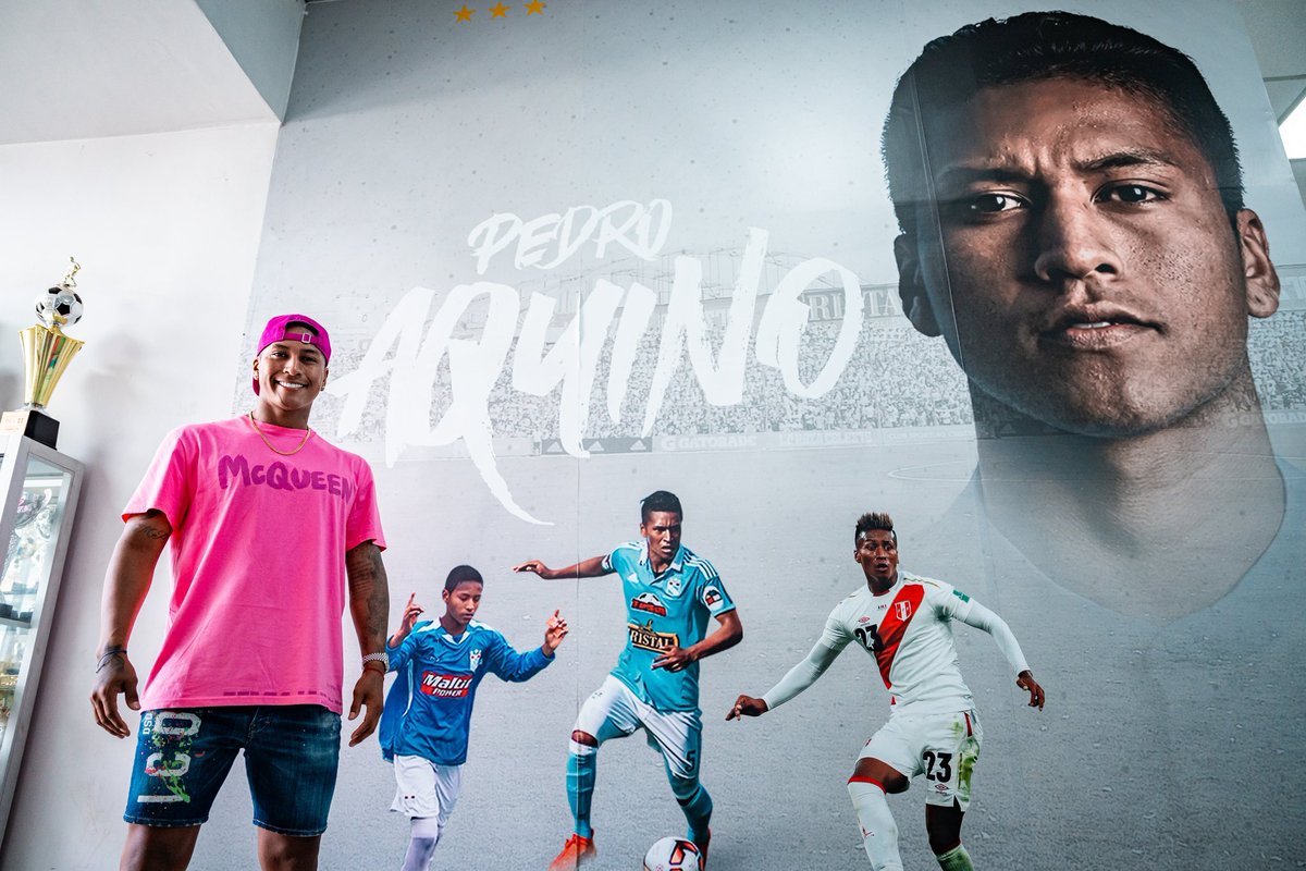 RaffU solo espero que mañana esto esté borrado, cualquier jugador que se vaya a las comadres merece el repudio de la hinchada. En vez del cagón de Aquino pon a Omi Merlo, un jugador que dió todo por el club. #sportingcristal