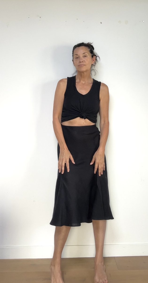 reneeparent16's tweet photo. easy summer, my fav #modelover50 #classicstyle https://t.co/cBBCM3X4uf