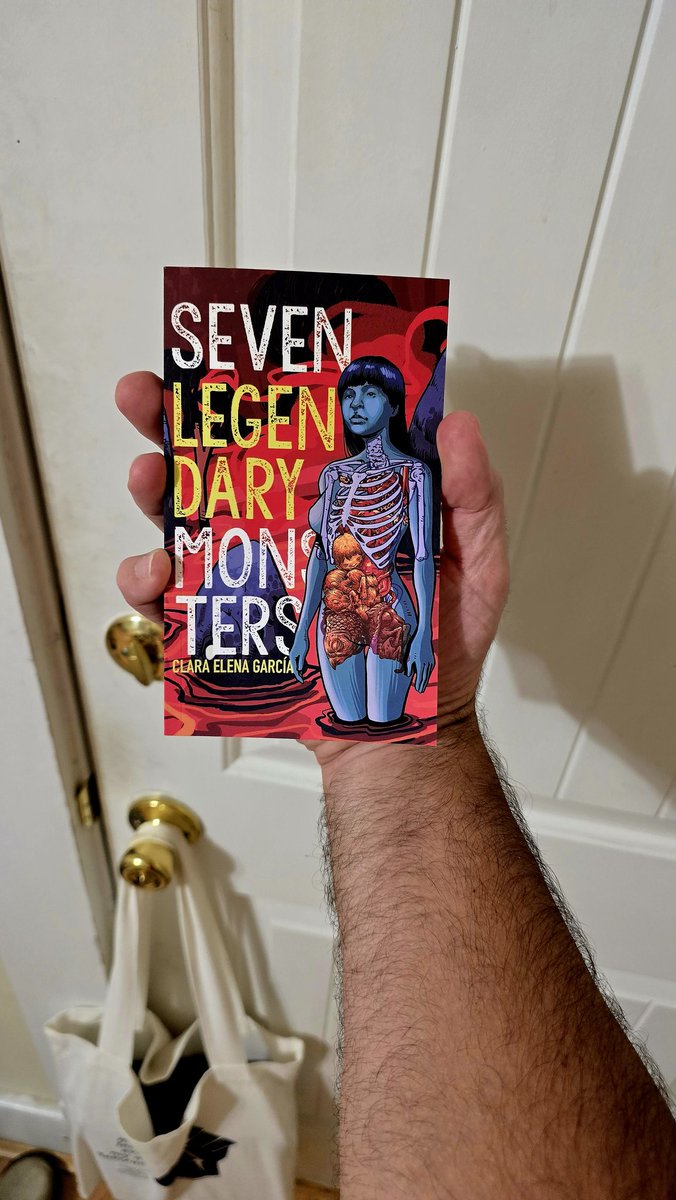 Joshua Aitchison (@aitchisonjoshua) on Twitter photo I'm not saying my bookshelf is complete but I am saying no bookshelf is complete without this book. You think I'm joking, I am not.
<a href="/ClaraElenaDice/">Clara Elena García, Author 🇵🇾</a> I'm not saying my bookshelf is complete but I am saying no bookshelf is complete without this book. You think I'm joking, I am not.
<a href="/ClaraElenaDice/">Clara Elena García, Author 🇵🇾</a>