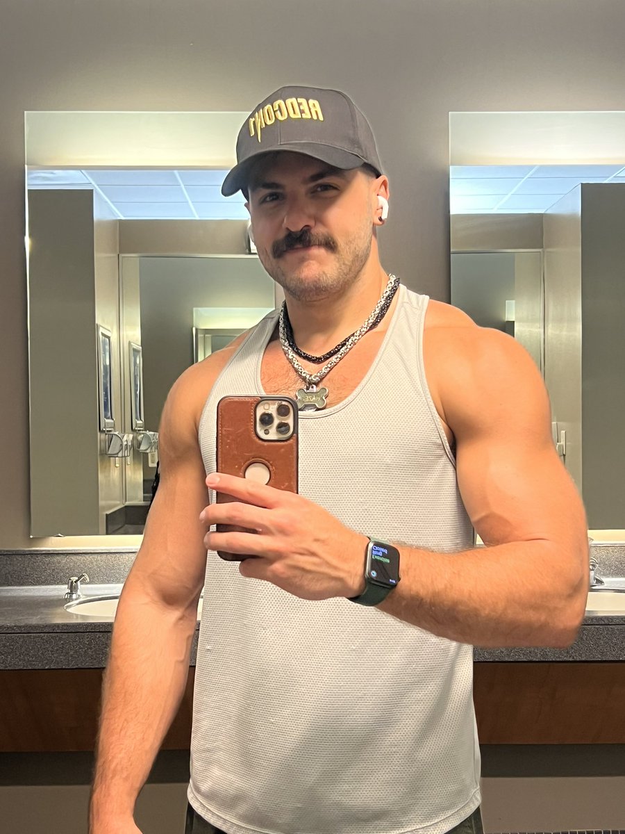 Feels good to be back in the gym! After vacation(s) and a shoulder injury, it’s been a few inconsistent weeks. Today’s shoulder day felt smooth and a bit heavy.