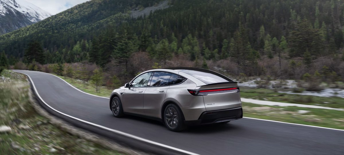 tesla_archive's tweet image. 🚨BREAKING: THE OFFICIAL SALE OF THE TESLA MODEL Y L HAS BEGUN! $TSLA