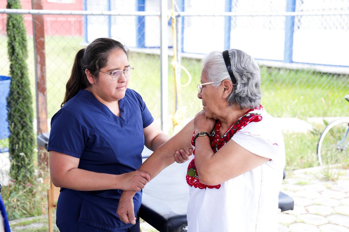 Cinco Radio Oficial (@laredcincoradio) on Twitter photo 🧓|| En el marco del mes del Día de las Personas Adultas Mayores y con el propósito de acercar los servicios que ofrece el Sistema DIF Municipal (SMDIF), la presidenta de San Andrés Cholula, <a href="/LupitaCuautleT/">Lupita Cuautle</a> inauguró la Jornada de Salud en la colonia Emiliano Zapata. 🧓|| En el marco del mes del Día de las Personas Adultas Mayores y con el propósito de acercar los servicios que ofrece el Sistema DIF Municipal (SMDIF), la presidenta de San Andrés Cholula, <a href="/LupitaCuautleT/">Lupita Cuautle</a> inauguró la Jornada de Salud en la colonia Emiliano Zapata.