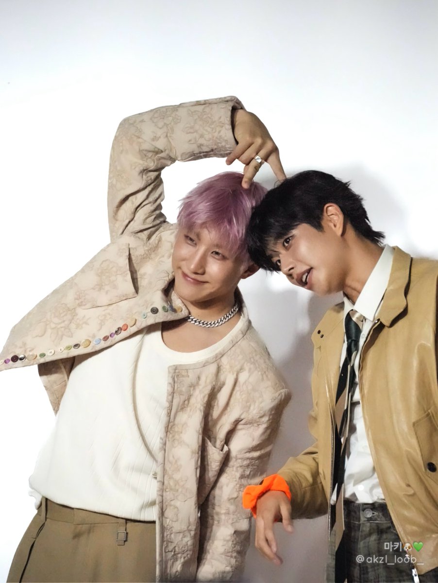 akzl_loob_'s tweet photo. 20250816 에버라인 대면 팬싸
#주니지니 #ZOONIZINI   
#엠제이 #진진 #MJ #JINJIN #아스트로 https://t.co/8i2JvKECIP