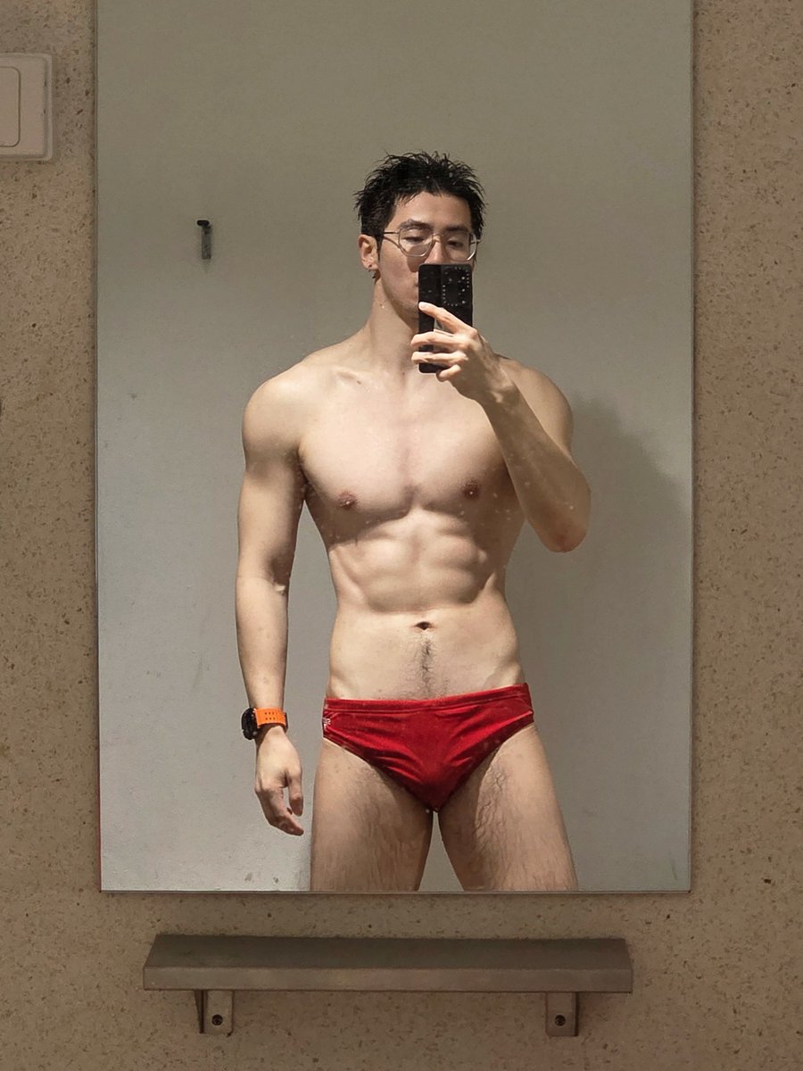 Eighteen Days after Ear Piercing.🏊‍♂️