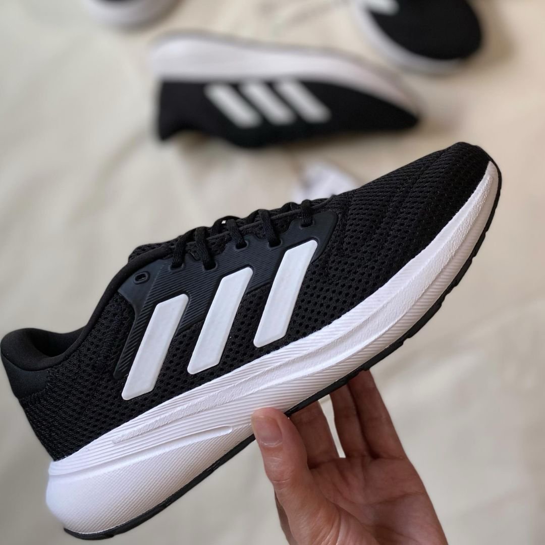 AINDA DISPONÍVEL
o tênis de melhor custo x benefício em promo hj

Tênis Response Runner Adidas
 
De R$ 399 por R$ 194 em 6x
Cupom: PROMOFASHION15 🎟️

Loja Oficial Adidas no ML
mercadolivre.com/sec/1tHnFUy