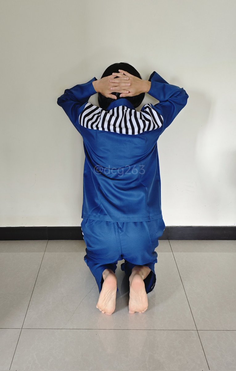 被抓了 呜呜呜🥺
#囚服 #罪犯 #犯人 #服刑