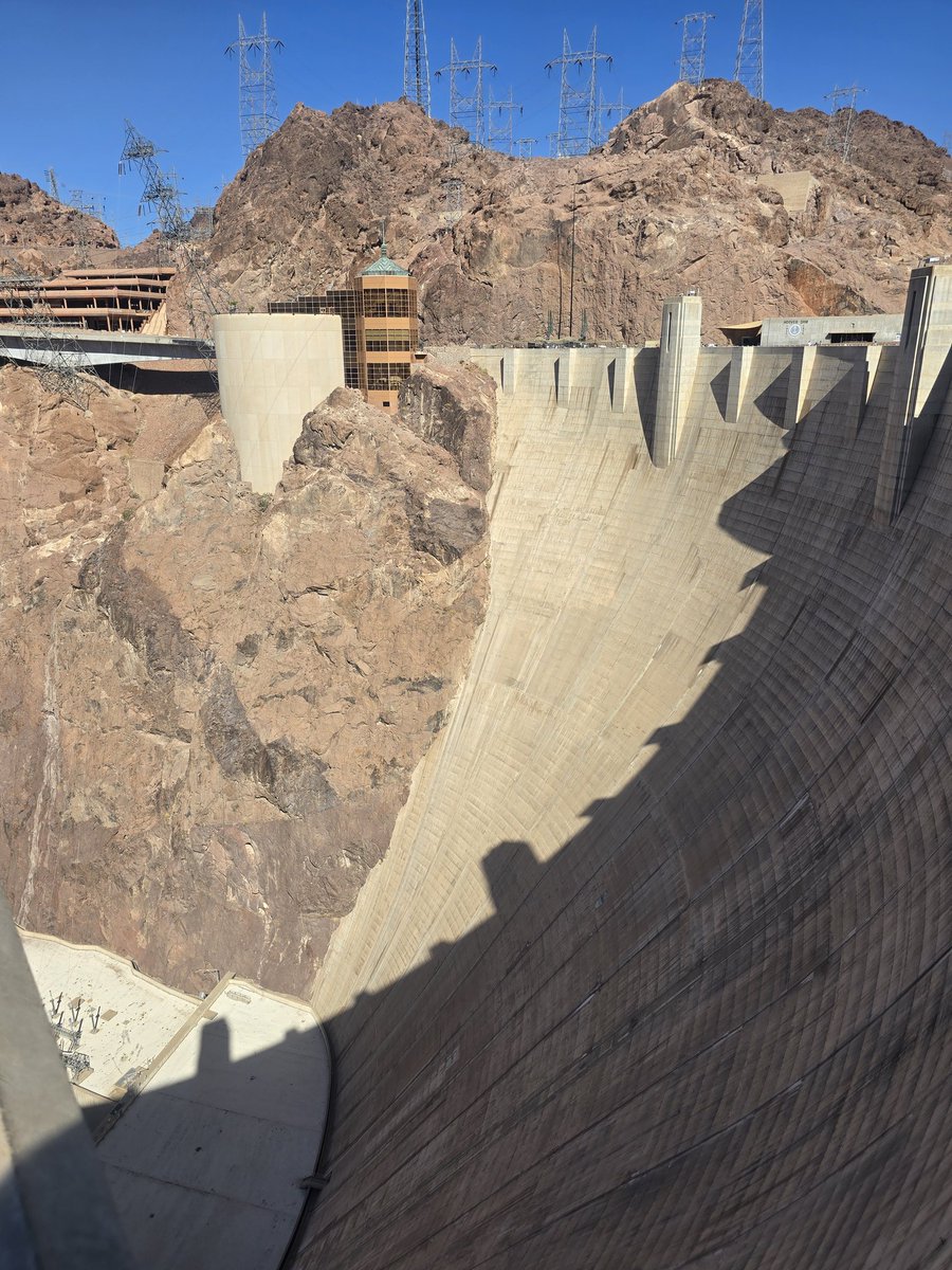 celtus's tweet image. #TheHooverDam great tour.  I was the only one in my tour group that walked across.  #Nevada #Arizona #USA #MrLasVegas