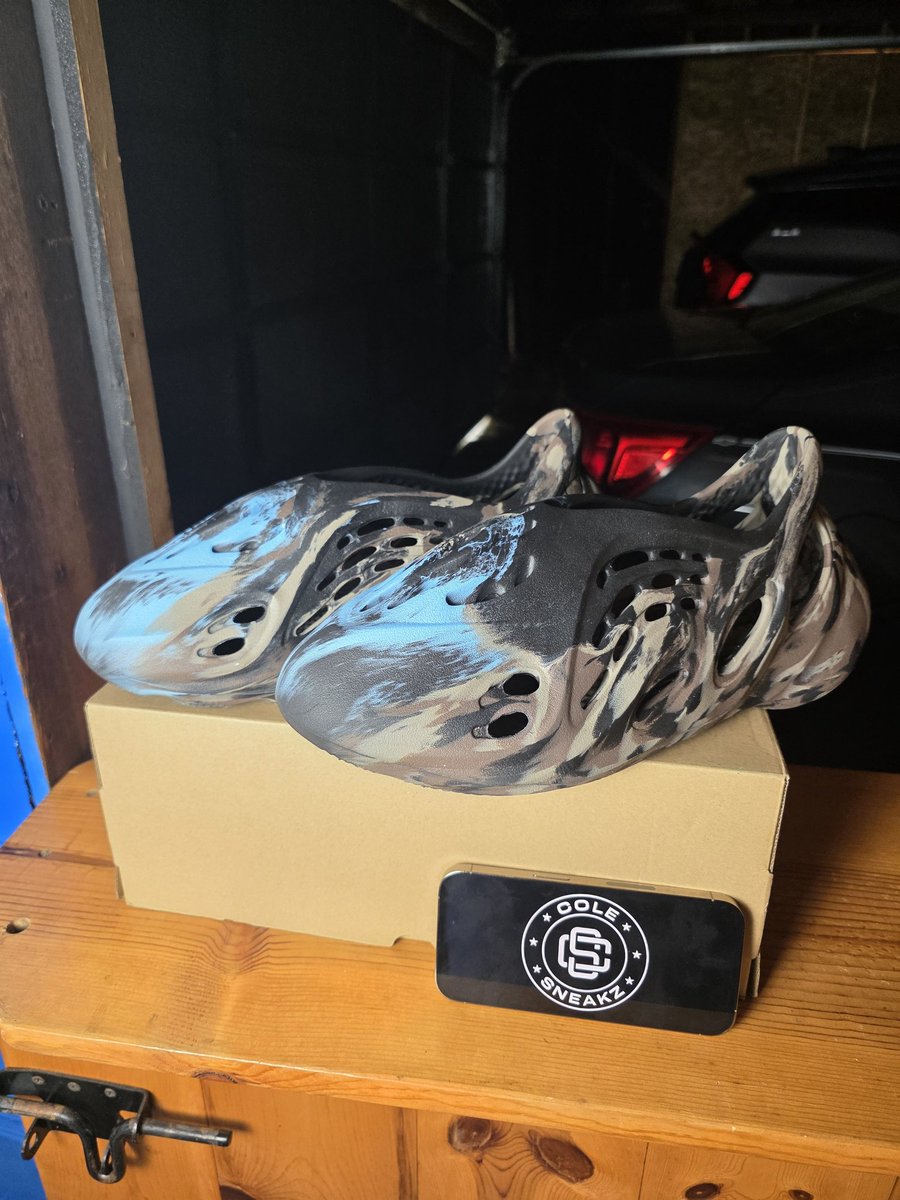 Equate_GG's tweet image. Lightly used STEAL 🔥

Yeezy Foam RNRS size 12

All tread present!

$85 + Shipping
DM to buy