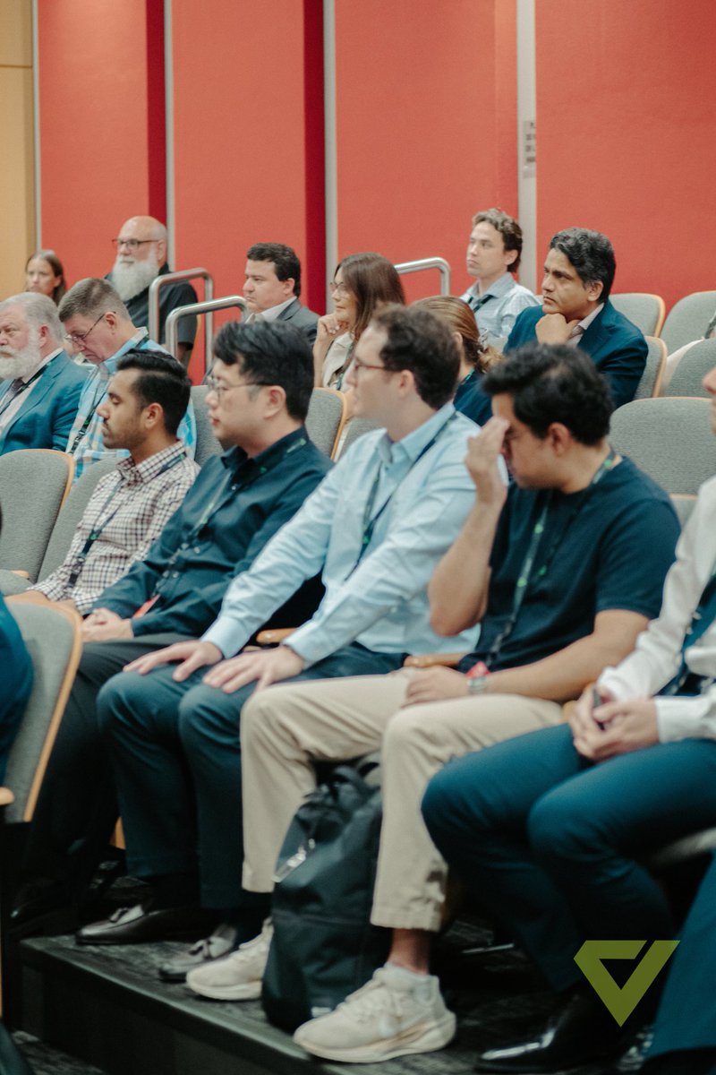 VentureBuildVC's tweet image. 30+ startups just kicked off the NOV Supernova Accelerator in Houston with @VentureBuilderVC + NOV. 🚀 With David Reid leading Day 1, founders are ready to pilot bold solutions in energy. And this is only the beginning. ⚡ #NOVSupernova