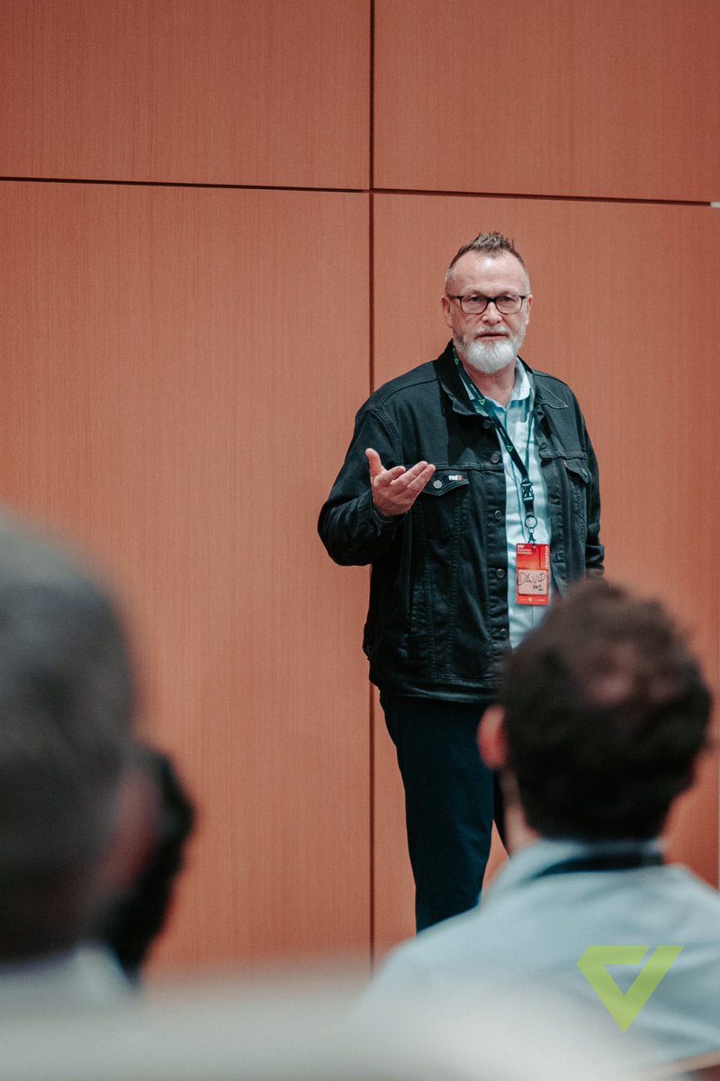 VentureBuildVC's tweet image. 30+ startups just kicked off the NOV Supernova Accelerator in Houston with @VentureBuilderVC + NOV. 🚀 With David Reid leading Day 1, founders are ready to pilot bold solutions in energy. And this is only the beginning. ⚡ #NOVSupernova