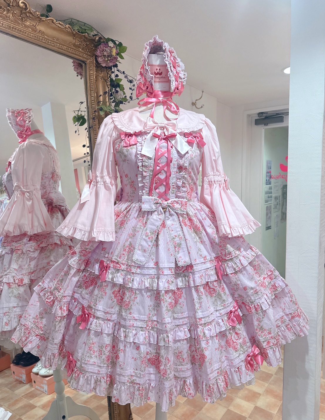 【merci*M様】フェイクスイーツ◆薔薇飾水色ムース♡プリンセスシャルロット◆ Metamorphose Official on X: 