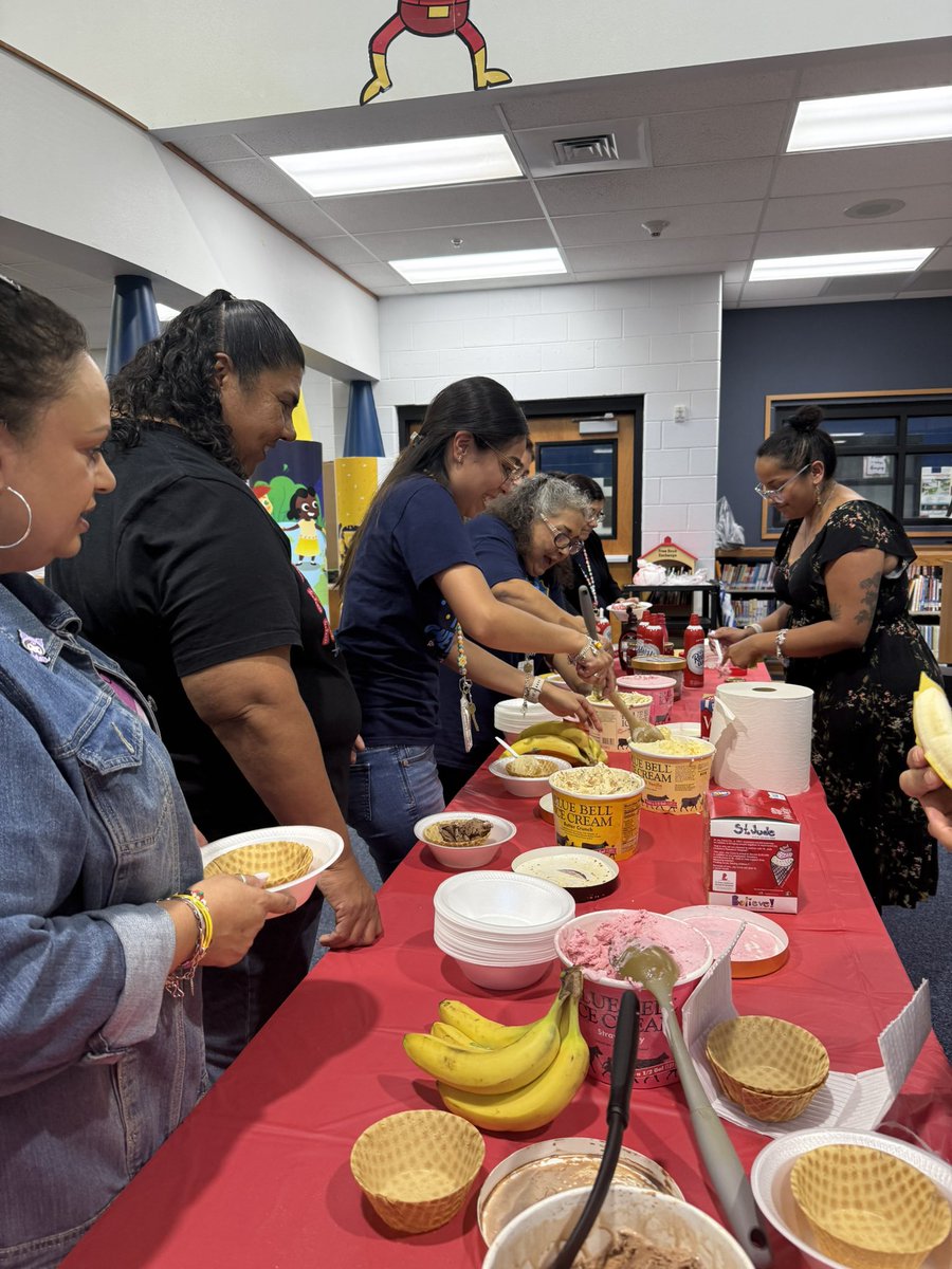 mnavarro23_e's tweet photo. In what better way to begin a Monday faculty meeting than with a “BLUEBELL waffle cone 🍨 sundae” spread for my incredible staff! ♥️ #ROO #staffappreciation #blessedprincipal @EISDofSA @DrH_OnTheEdge @RooseveltDLA https://t.co/HLokYcSvEl