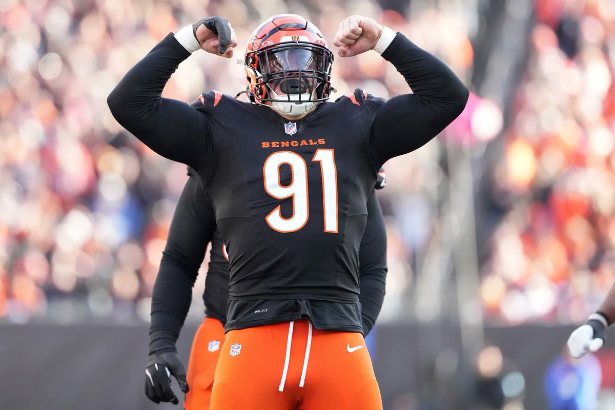 JustTheStart0's tweet photo. Paying Trey Hendrickson is a HUGE step in the right direction for the #Bengals defense.

HOWEVER 

There is still far too many issues on the #Bengals defense. They MUST get this defense in check before the regular season in a couple weeks or they'll be in for a rude awakening. #NFL