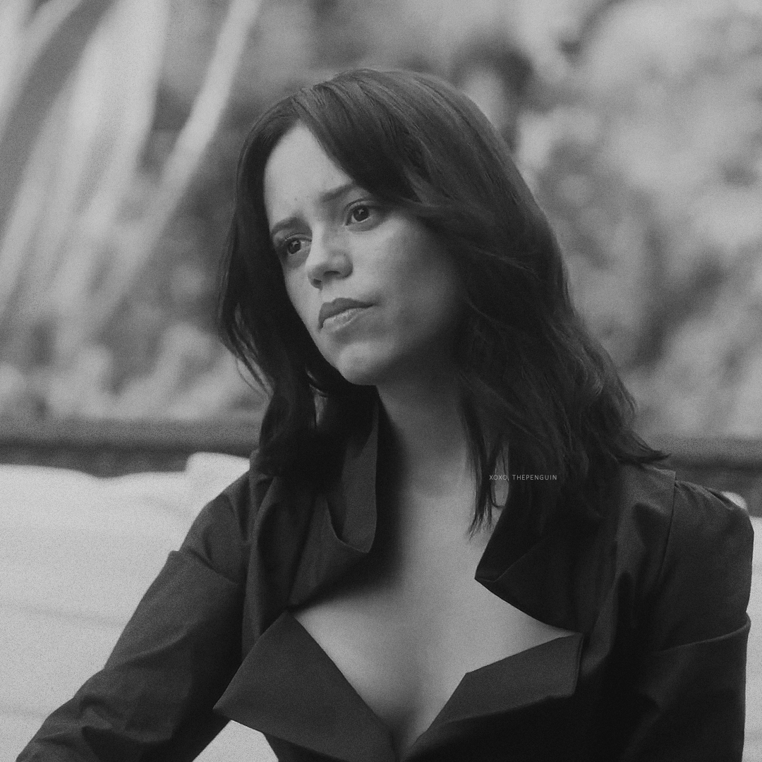 xoxo_thepenguin's tweet photo. Jenna Ortega x Vouge Mexico. https://t.co/PPxNmmRvof