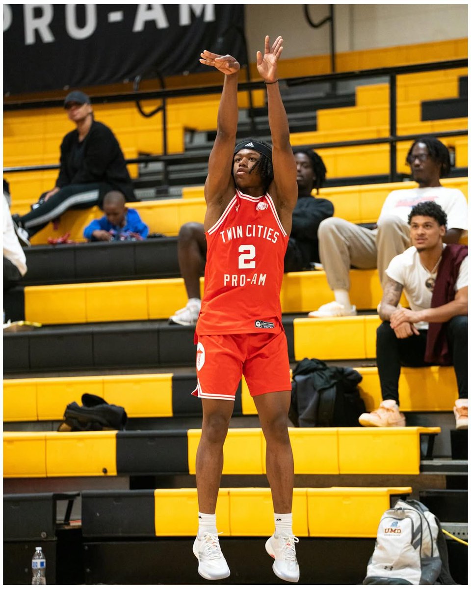 Rodger Bohn (@rodgerbohn) on Twitter photo 6'0 2026 Jayden Moore of <a href="/HopkinsRoyals/">Hopkins Royals</a> (MN)proved that he could hold his own vs pros at @TwinCitiesProAM. Best pure PG in state made high level passes,completed on both ends,and showed that he is scoring presence.
More on <a href="/Ballislife/">Ballislife.com</a> 👇
ballislife.com/news/high-scho… 6'0 2026 Jayden Moore of <a href="/HopkinsRoyals/">Hopkins Royals</a> (MN)proved that he could hold his own vs pros at @TwinCitiesProAM. Best pure PG in state made high level passes,completed on both ends,and showed that he is scoring presence.
More on <a href="/Ballislife/">Ballislife.com</a> 👇
ballislife.com/news/high-scho…