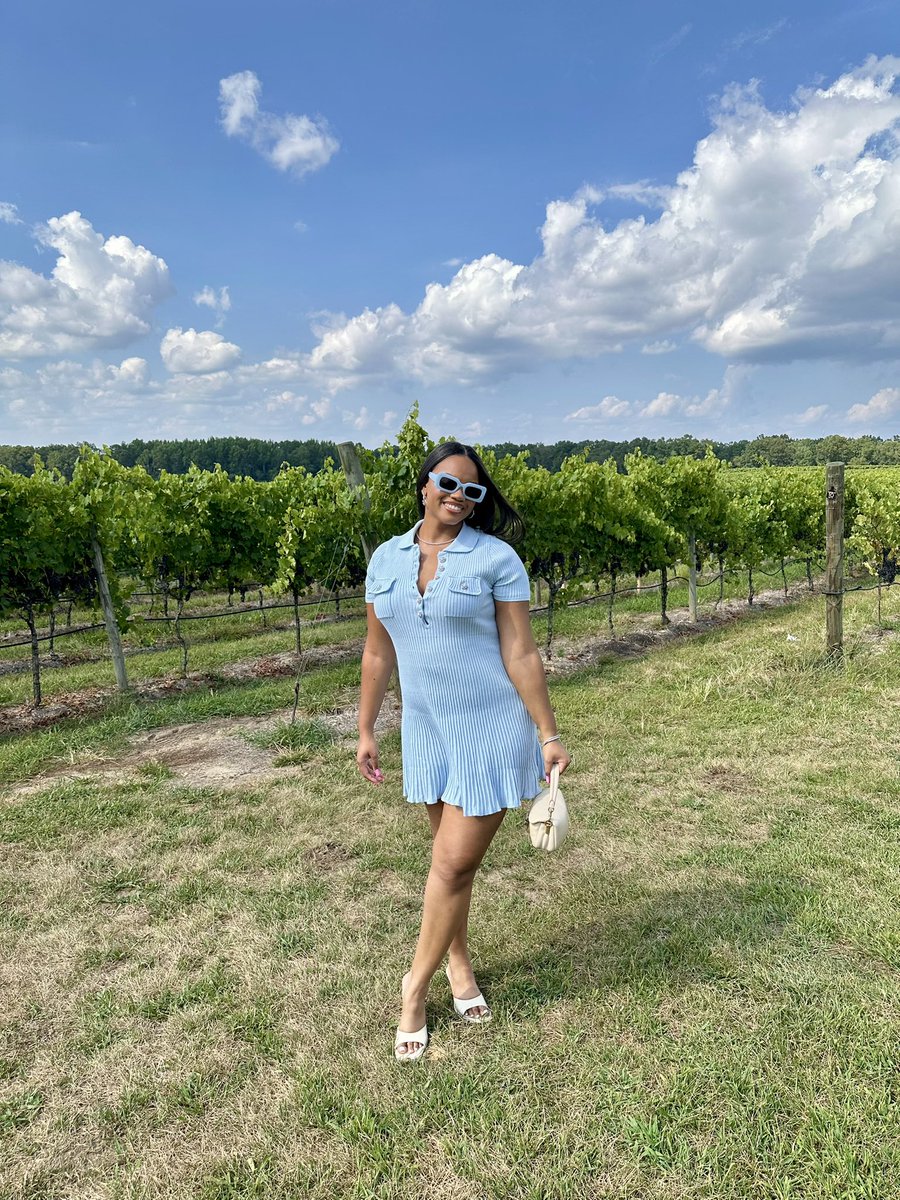 StateOf_MONTANA's tweet photo. Just a girl trying to turn into a wine drinker 🍷 https://t.co/kgta4MAJ8a