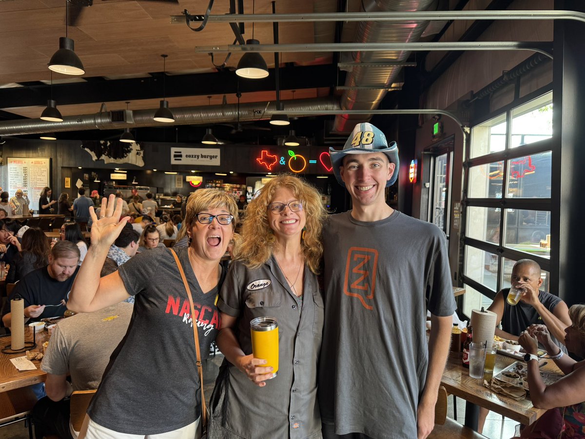 spartyryanh's tweet image. Vacation well spent in Virginia🤘🏻🍖🏁🤠@zzqrva @FoodNetwork @GuyFieri @RichmondRaceway @NASCAR