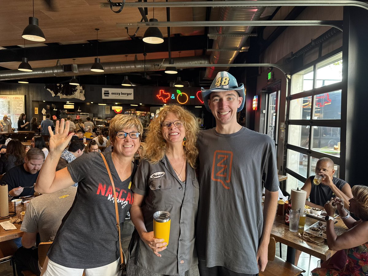 spartyryanh's tweet image. Vacation well spent in Virginia🤘🏻🍖🏁🤠@zzqrva @FoodNetwork @GuyFieri @RichmondRaceway @NASCAR