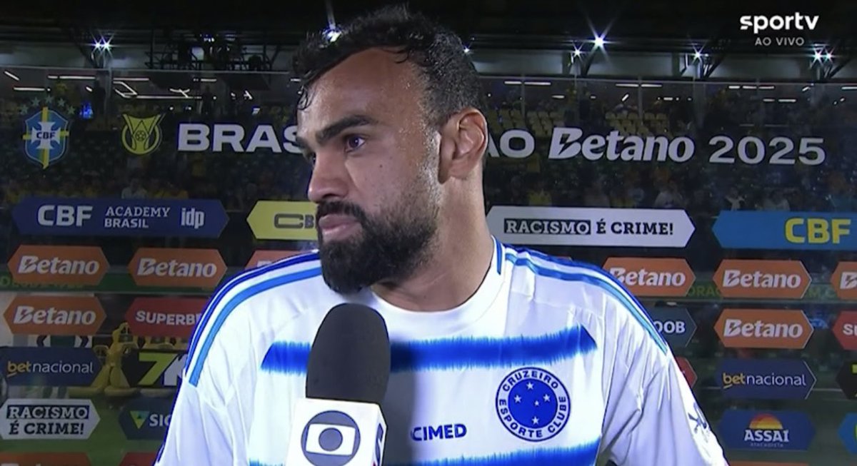 futebol_info's tweet photo. “Na dúvida, é tudo para eles, tudo para o adversário. Mas, tudo bem, temos que seguir no campeonato lutando contra tudo.”

🎙️ Fabrício Bruno, após Mirassol 1x1 Cruzeiro.
📸 Reprodução/Sportv