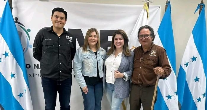 ✝️Gracias a las #Iglesias, Libre logrará triunfar de nuevo. Los Gobiernos: Central y Local, demostraron que Honduras ya goza de una #Democracia que respeta las manifestaciones pública, no como actuaron los violadores de DDHH que orquestaron y ejecutaron el salvaje Golpe de