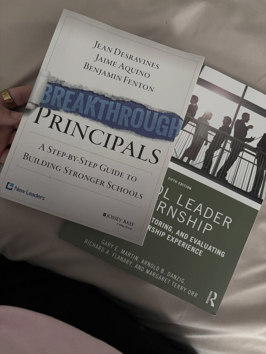 Rebecca Moya tweet media