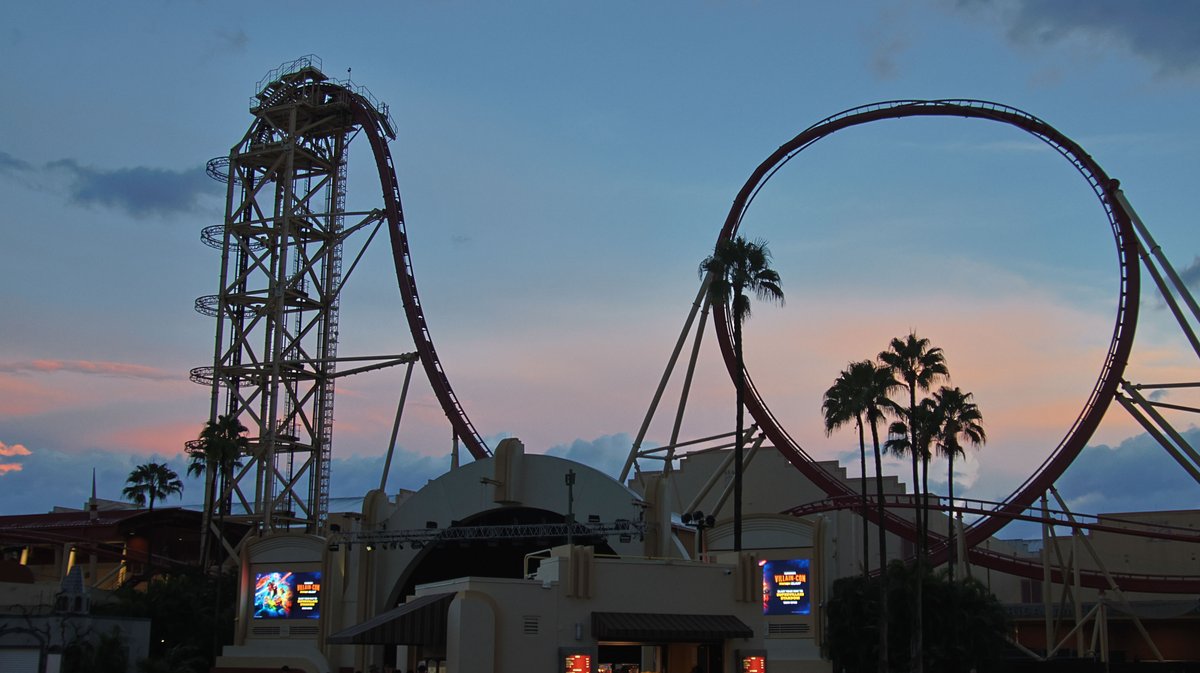 bioreconstruct's tweet image. Sunset at the permanently closed Hollywood Rip Ride Rockit.