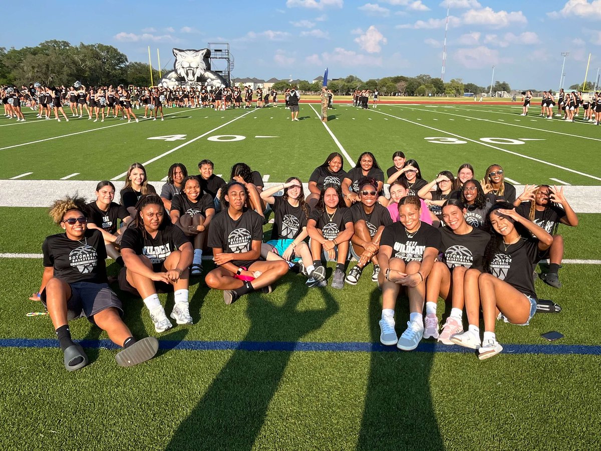 First pep rally of the year! <a href="/SotocatsGBBall/">SOTOCATSGirlsHoops</a> got to get recognized and I’m so glad to be apart of it. High - School ball here we come!