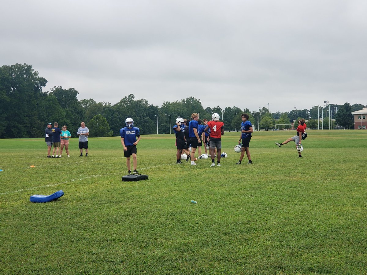CBS6SportsSean's tweet image. The High School Football Tour headed East to New Kent (@NewKentFB)!  The Trojans have a new HC and new belief of making some noise in Class 3.

@cbs6 @NewKentStrong @CoachSGirolmo #FSFCBS6 #FinalScoreFriday