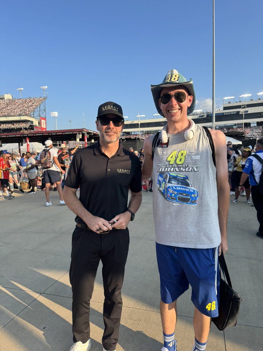 spartyryanh's tweet image. Vacation well spent in Virginia🤘🏻🍖🤠🏁@NASCAR @RossChastain @JimmieJohnson @LEGACYMotorClub @TeamHendrick @TeamTrackhouse @zzqrva @RichmondRaceway @FoodNetwork @GuyFieri