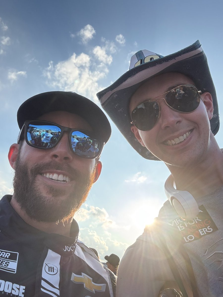 spartyryanh's tweet image. Vacation well spent in Virginia🤘🏻🍖🤠🏁@NASCAR @RossChastain @JimmieJohnson @LEGACYMotorClub @TeamHendrick @TeamTrackhouse @zzqrva @RichmondRaceway @FoodNetwork @GuyFieri