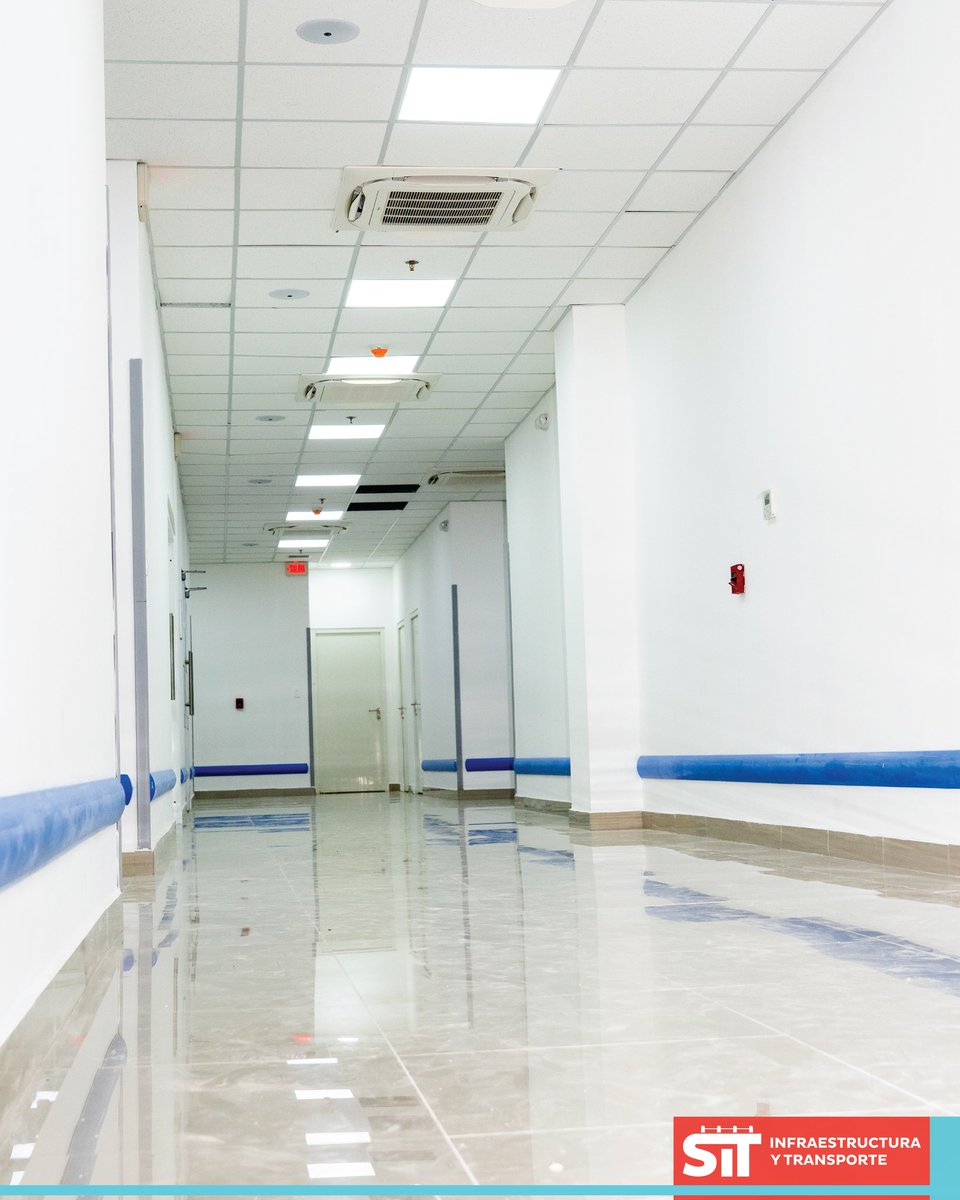 ¡Un Hospital de verdad está a punto de abrir sus puertas! 🏥 (SIT), dirigida por el ministro Octavio Pineda Paredes, realizó la entrega oficial del Hospital de Roatán a la titular de la Secretaría de Salud (SESAL), Carla Paredes, para su respectivo equipamiento.🏥😎🏝