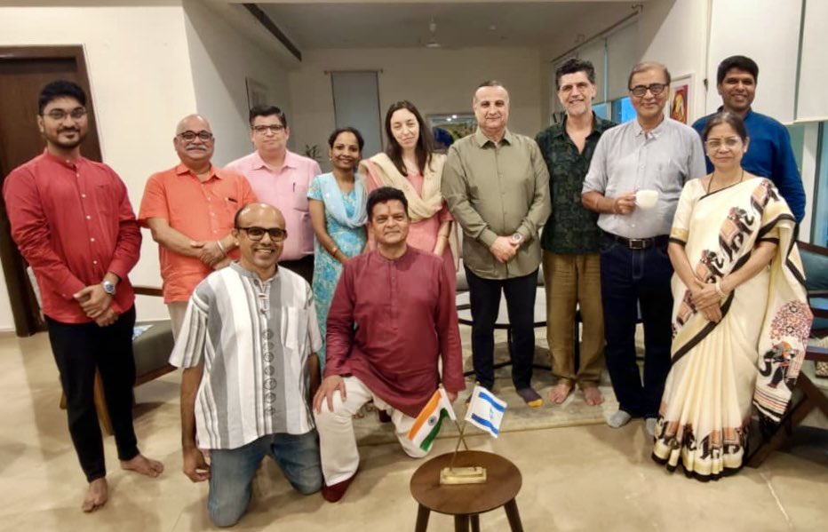 What does the Sarascist, the language of the gods have in common with our ancient Biblical Hebrew and how does it relate to the acquisition of knowledge (Vedas) that our nations have been sanctifying in culture for thousands of years? A very exciting meeting with experts in