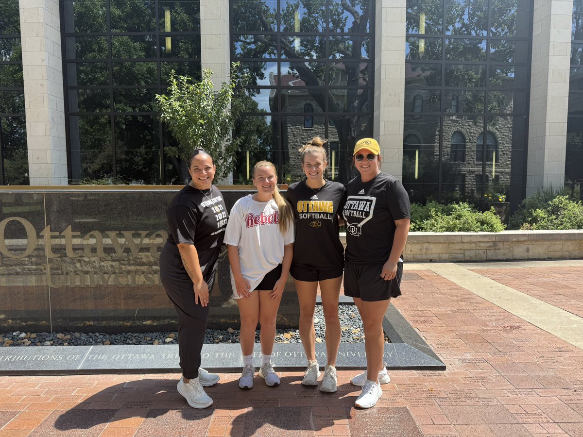 I had a great visit at Ottawa today. Thank you so much for having me <a href="/maile_kamalani/">Maile Deutsch</a>! Can’t wait to see you this fall. Go braves 🖤💛 <a href="/OttawaBravesSB/">Ottawa Braves Softball</a> <a href="/KCRebelsJenkins/">KC Rebels Gold Jenkins</a>