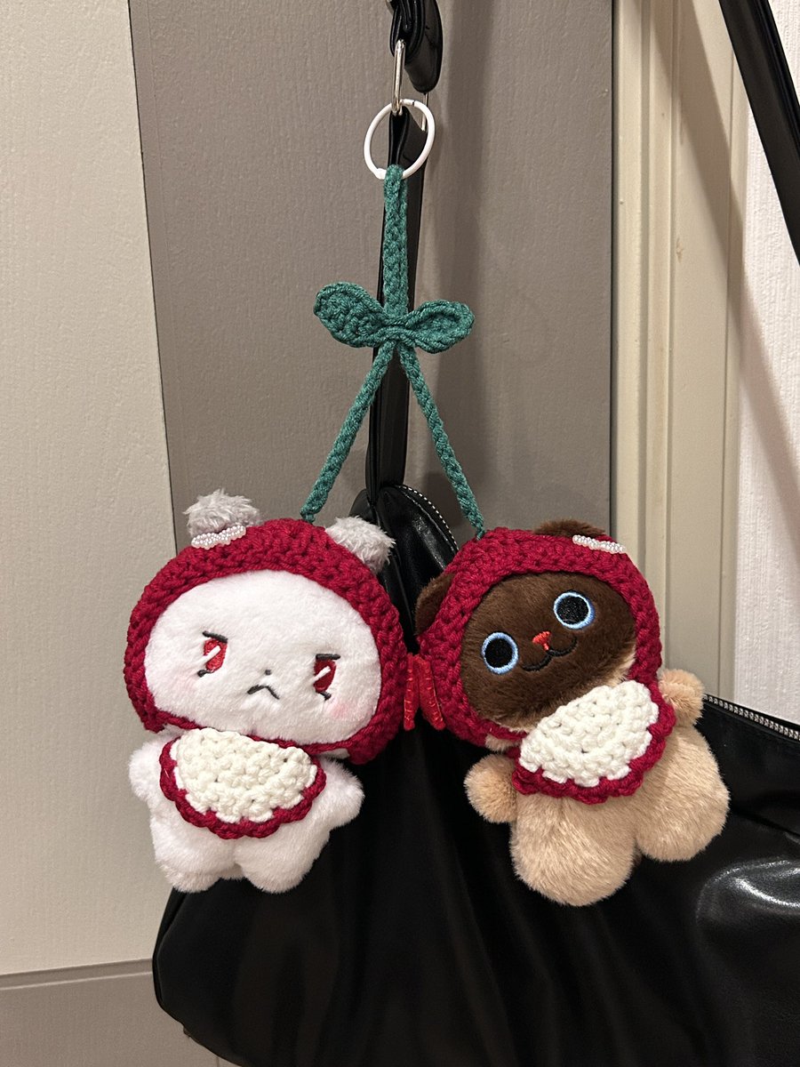 แวะมาลงเชอร์รี่แบบน้องหมี มีนายแบบคนเดียวเลยให้น้องแมวมาถ่ายด้วยค่า 

ช่วงนี้ยังขอไม่รับงานเพิ่มก่อนนะคะ 🥹🙏