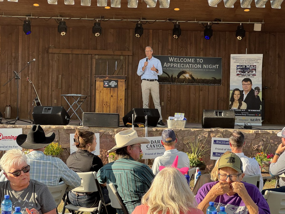 LeaderJohnThune's tweet image. Enjoyed being at the Central States Fair and helping out at the Ag Appreciation Dinner to thank our farmers and ranchers for all their hard work.