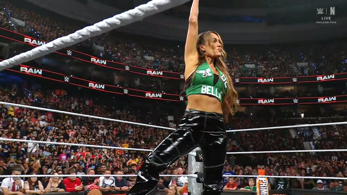 YOOOOOOOOOOO okay. okay. okay. Im still in.

#WWERaw
