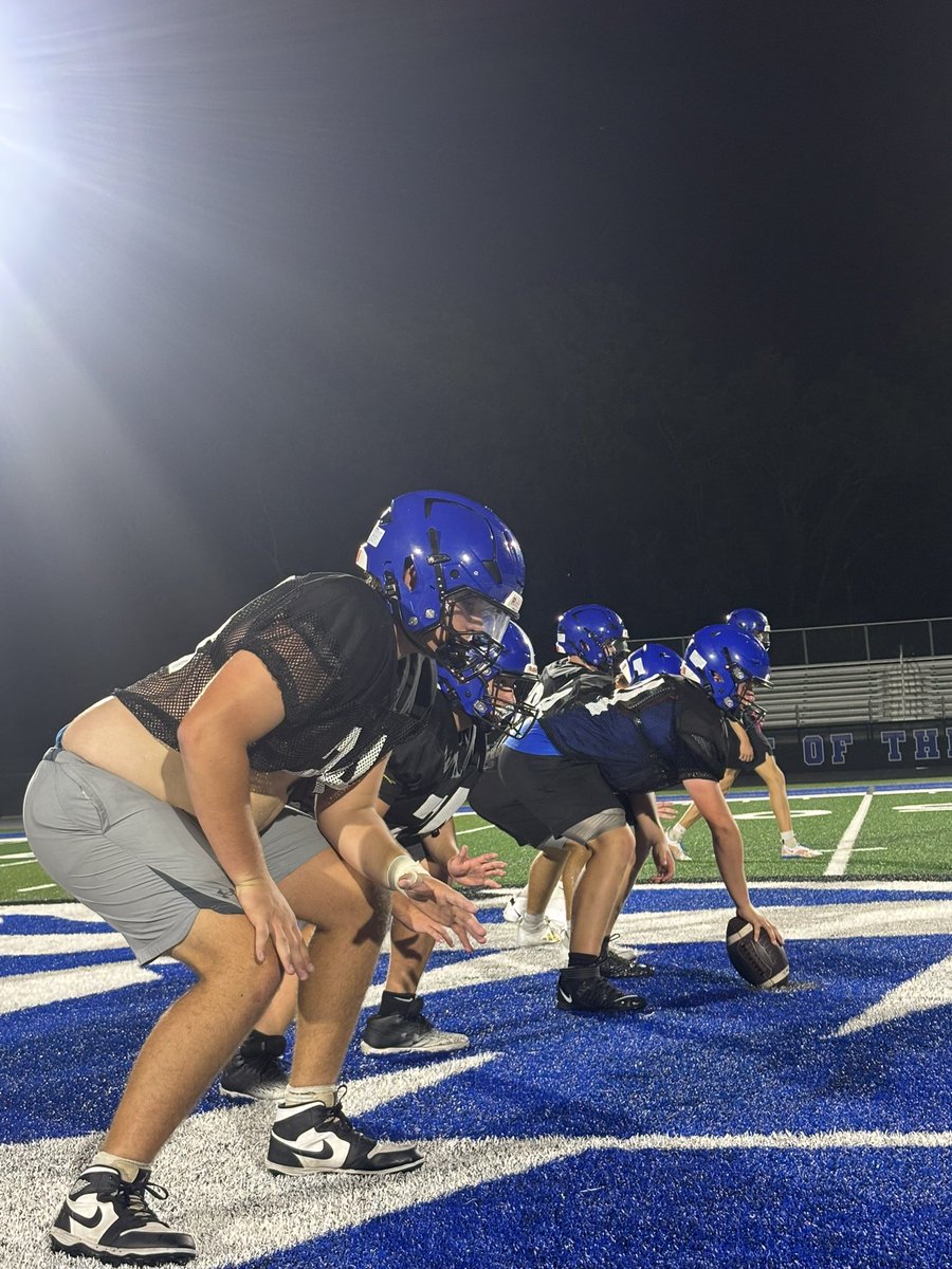 Monday Night Lights☄️

#WORK